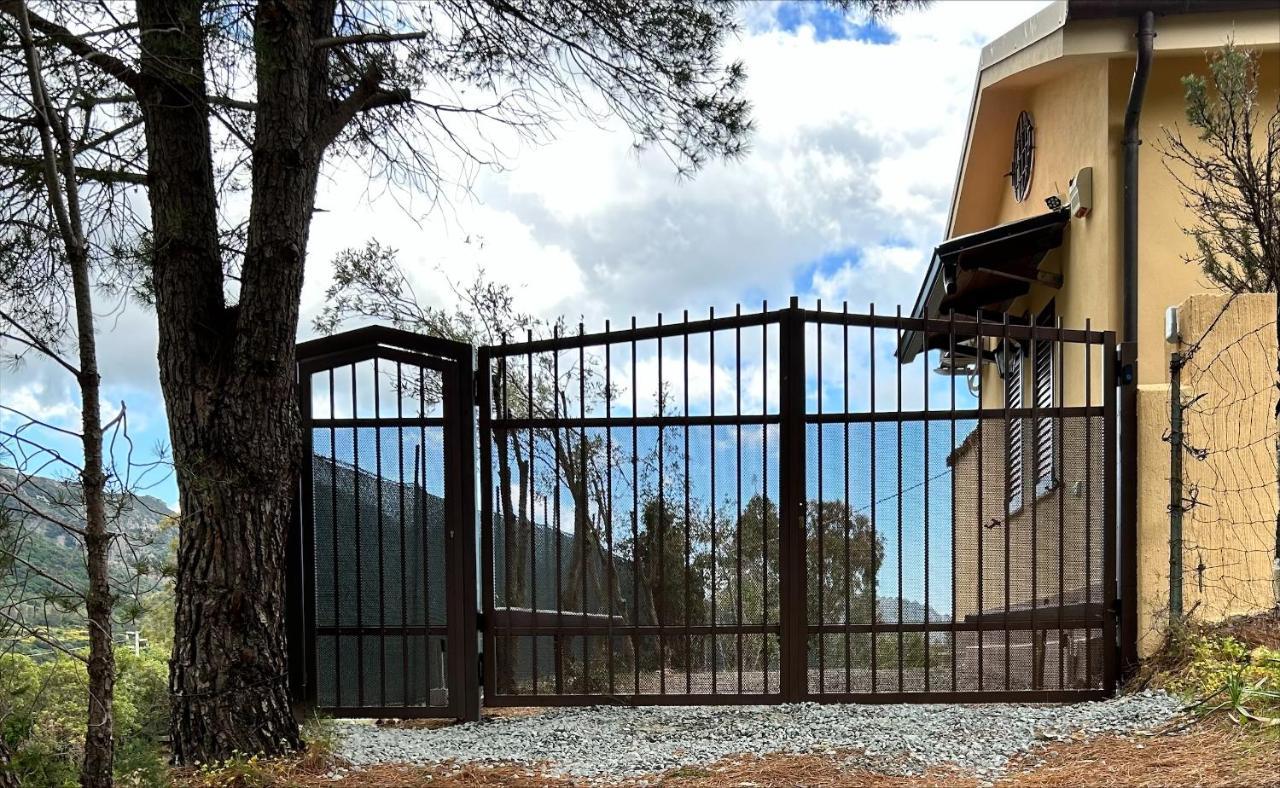 Villa Sureu Solanas  Exterior foto
